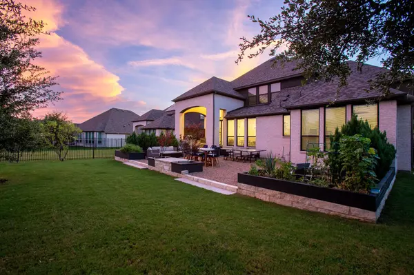668 Two Creeks LN, Austin, TX 78737