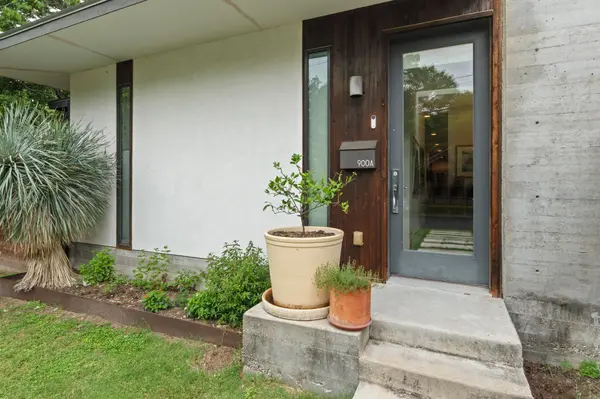 900 Karen Ave #A, Austin, TX 78757