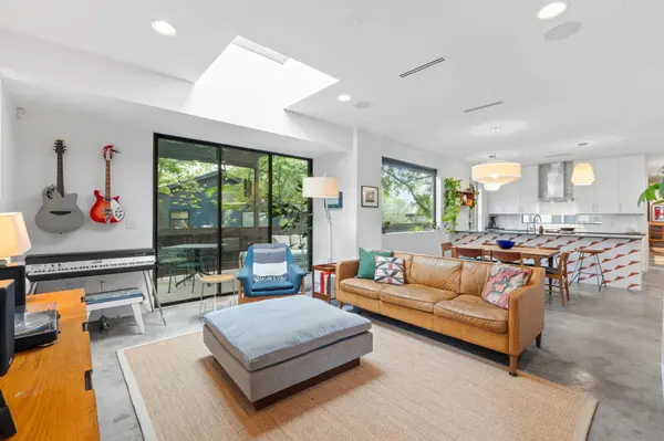 900 Karen Ave #A, Austin, TX 78757