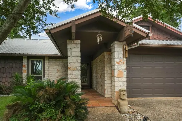 112 Mahalua LN, Bastrop, TX 78602