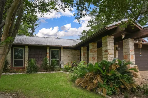 112 Mahalua LN, Bastrop, TX 78602