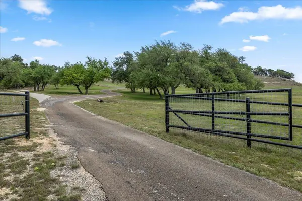6594 W Hwy 290, Dripping Springs, TX 78620