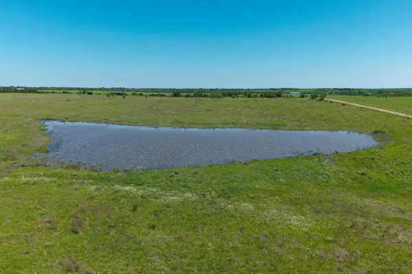 1571 Schulze RD, Schulenburg, TX 78956