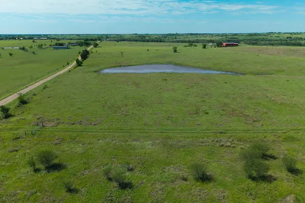 1571 Schulze RD, Schulenburg, TX 78956