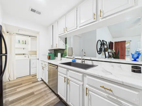 806 W 24th ST #300, Austin, TX 78705