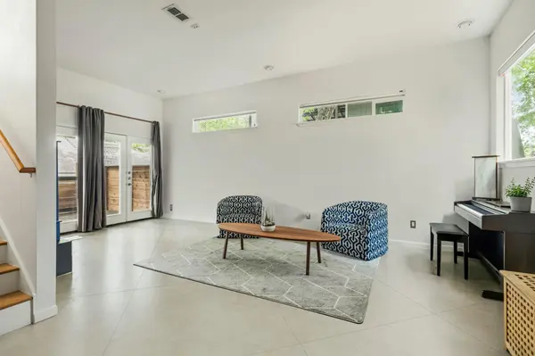 2202 Garden ST #B, Austin, TX 78702