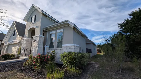 467 Jacksdaw DR, Austin, TX 78737