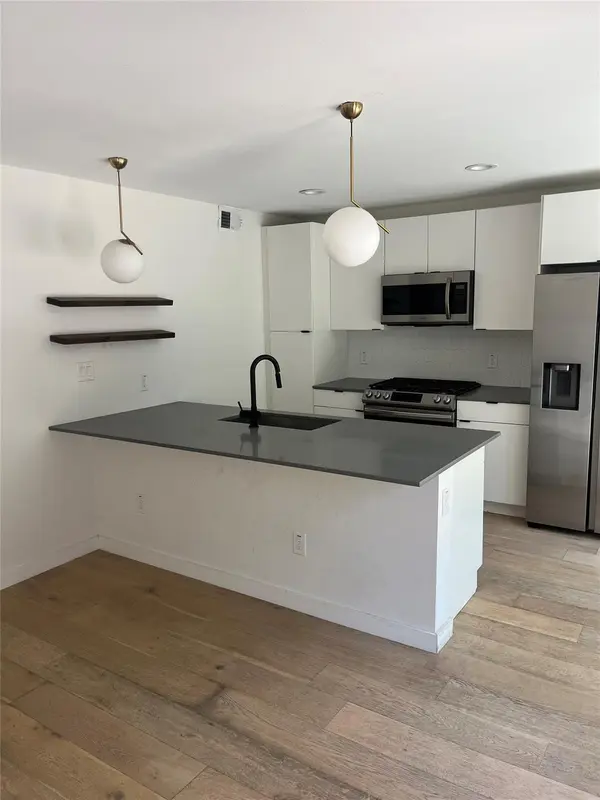 400 E 30th ST #106, Austin, TX 78705