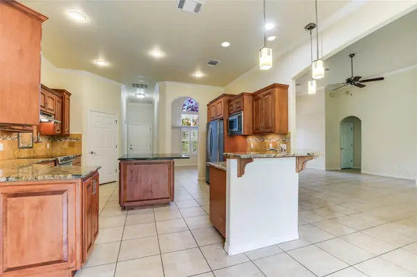 1002 Madison CIR, Marble Falls, TX 78654