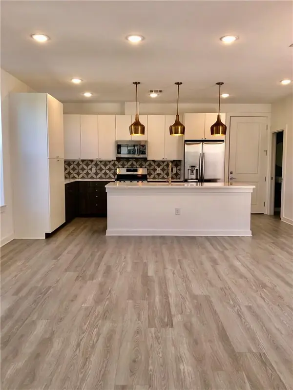 2624 Metcalfe RD #6, Austin, TX 78741