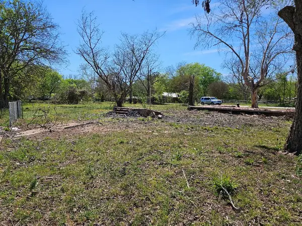 201 Harris ST, Smithville, TX 78957