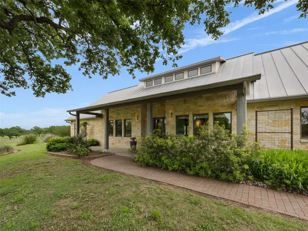 1163 Big Bend LN, Fredericksburg, TX 76824