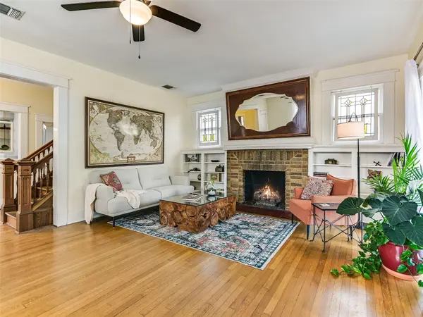 200 W 40th ST, Austin, TX 78751