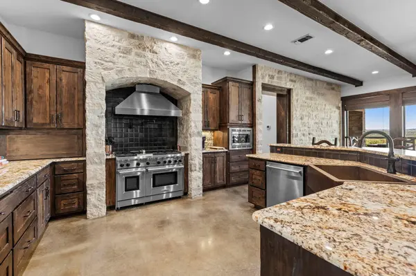 297 Kylie Rae CT, Round Mountain, TX 78663