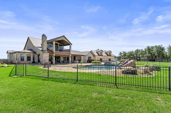 297 Kylie Rae CT, Round Mountain, TX 78663