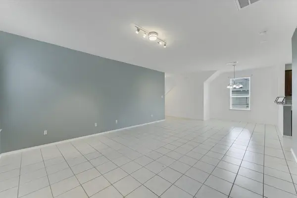 220 Nettletree DR, Buda, TX 78610