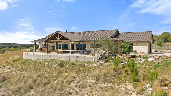 546 Lazy Oak RD, Johnson City, TX 78636