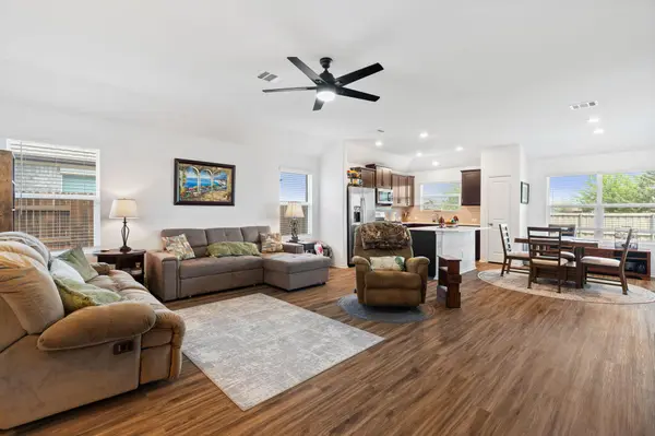 142 Esparza DR, Bastrop, TX 78602