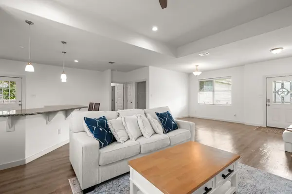 125 Naalehu CT, Bastrop, TX 78602