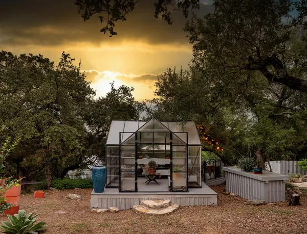 521 Rancho Grande DR, Wimberley, TX 78676