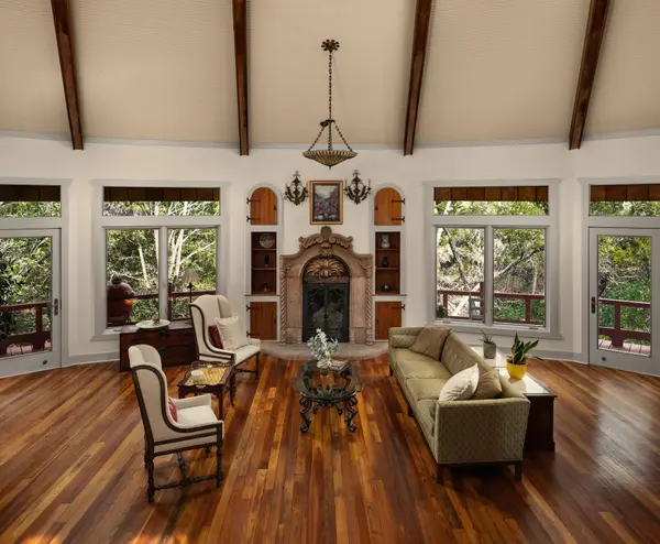 521 Rancho Grande DR, Wimberley, TX 78676