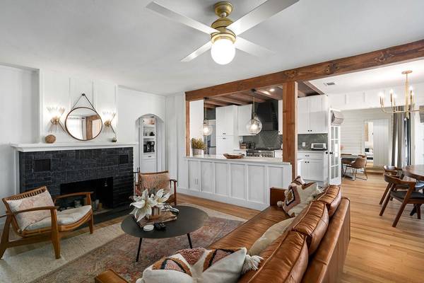 502 N Orange ST, Fredericksburg, TX 78624