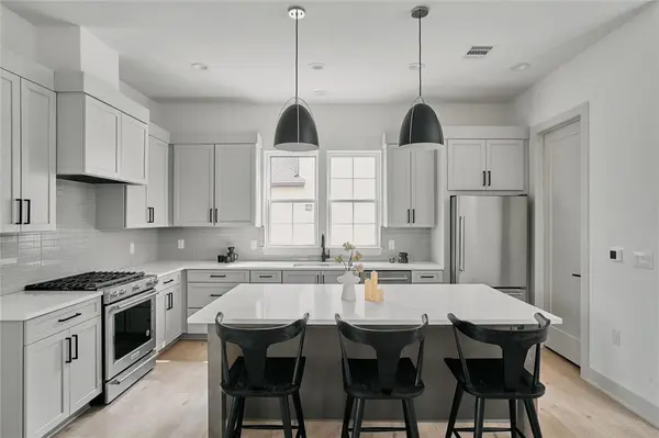 2209 Woodland Ave #803, Austin, TX 78741