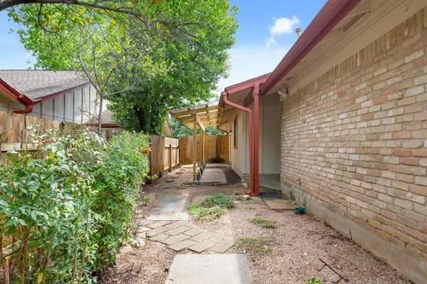 9001 Parkfield DR #B, Austin, TX 78758