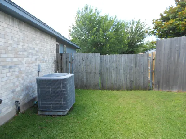 1810 Courtney CV, Round Rock, TX 78664
