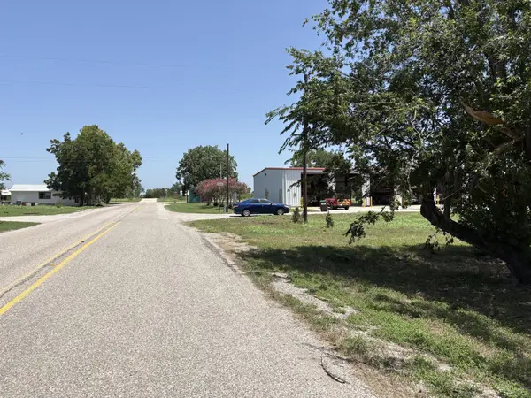 117 Gonzales ST, Paige, TX 78659