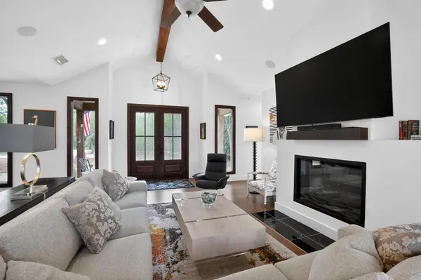 270 Rambling Oaks DR, Wimberley, TX 78676