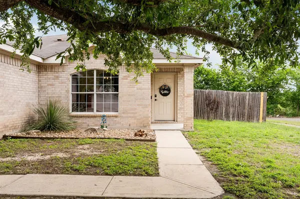 340 Feathergrass DR, Buda, TX 78610