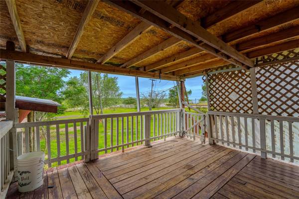 100 Cattle BND, Niederwald, TX 78640