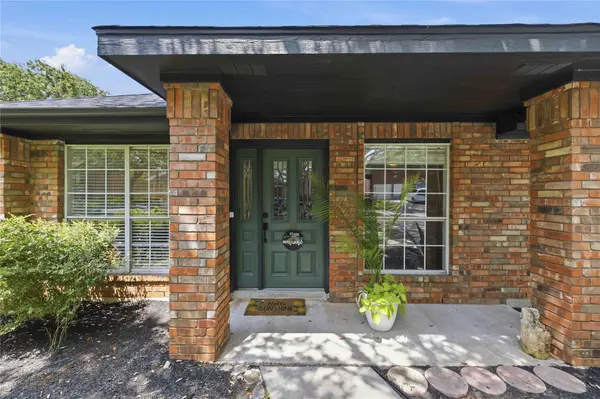 6435 Old Harbor LN, Austin, TX 78739