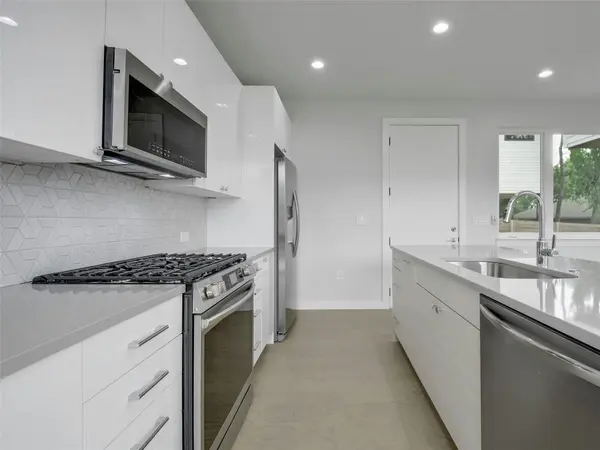 313 Blackson Ave #B, Austin, TX 78752