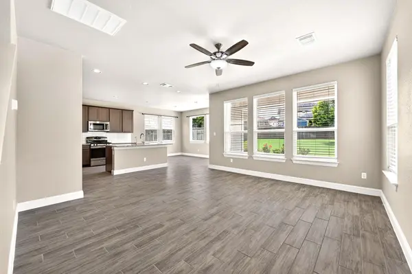 205 Oakstone DR, Georgetown, TX 78628