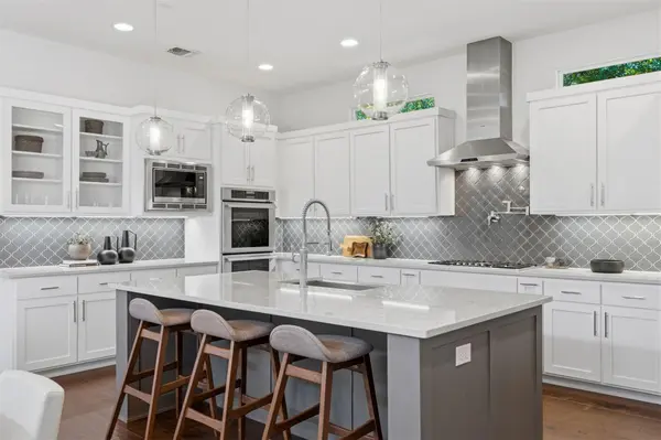 2704 Oak Park DR, Austin, TX 78704