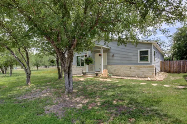 855 Aspen LN, Cottonwood Shores, TX 78657