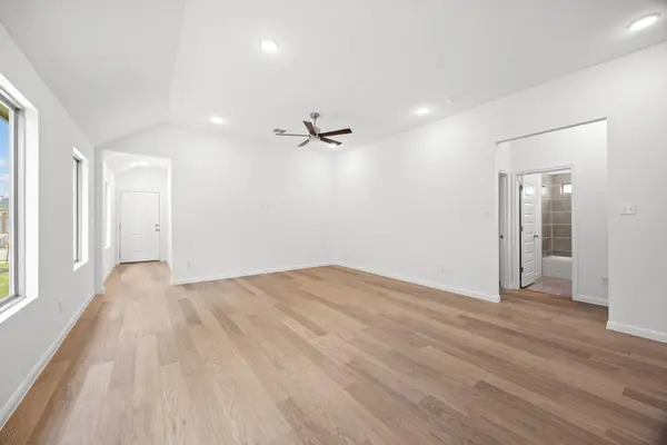 204 Hornet ST, Elgin, TX 78621