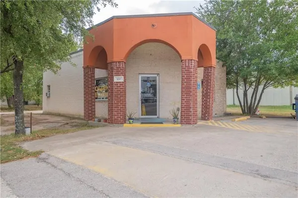 100 E Parsons ST, Manor, TX 78653