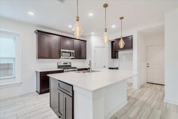 8008 Prairie Rye DR, Lago Vista, TX 78645