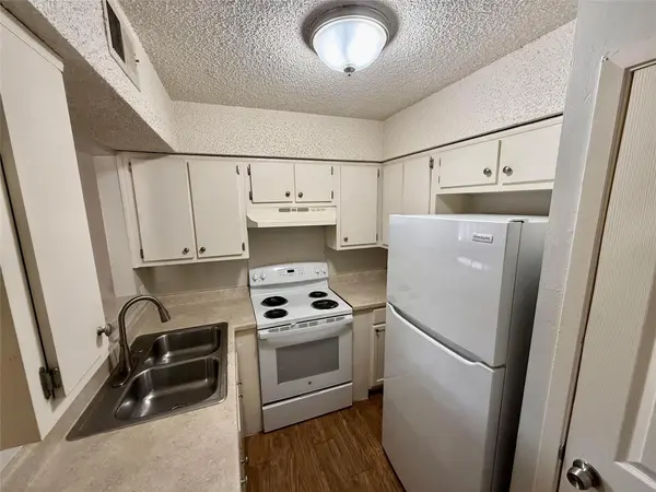 8909 Parkfield DR #102, Austin, TX 78758
