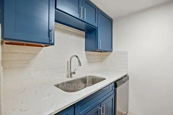 502 W 35th ST #105, Austin, TX 78705