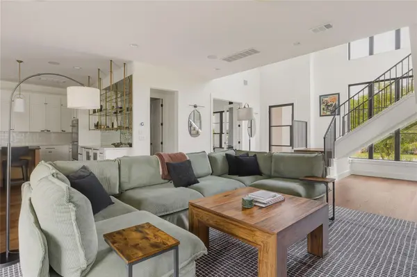 705 W 10th ST, Georgetown, TX 78626