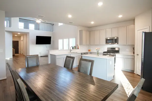 130 Yellowstone DR, Kyle, TX 78640