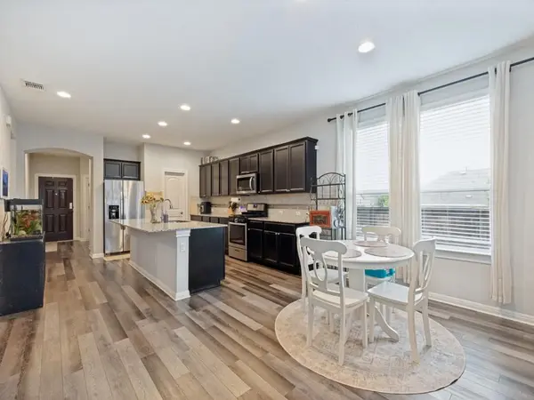 206 Beechnut DR, Buda, TX 78610