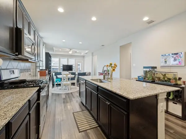 206 Beechnut DR, Buda, TX 78610