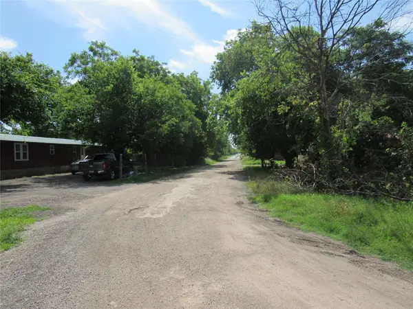 748 W Elm ST, Bartlett, TX 76511