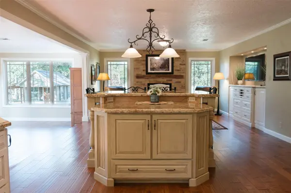 248 JZJ LN, La Grange, TX 78945