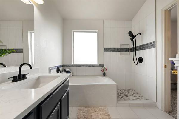 1104 Henderson DR, Leander, TX 78641